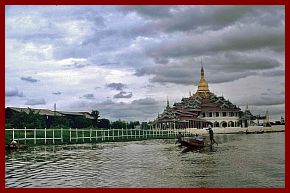 Inle-See: Phaung Daw U Pagode