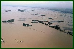 Luftaufnahme zwischen Bagan und Mandalay - Hochwasser am Irrawaddy