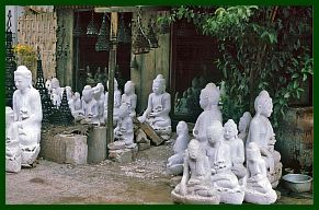 Mandalay: Buddha zu verkaufen
