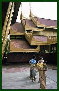 Mandalay: Kniglicher Palast - Gebude