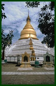 Mandalay: Kuthodaw-Pagode