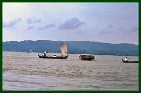 Boote auf dem Irrawaddy