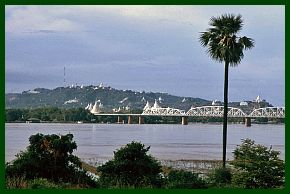 Blick von Ava auf die Hgel von Sagaing