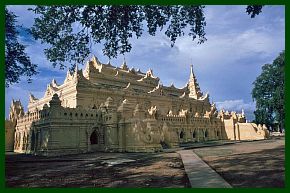 Ava: Maha Aungmye Bonzan Kloster