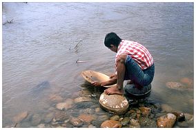 Am Zusammenfluss der Flsse Me Hka und Mali Hka zum Irrawaddy - Goldwscher