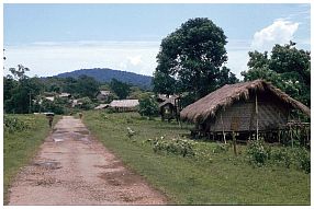 Kachin-Dorf