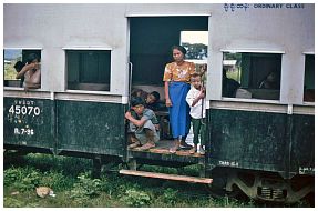 Zug nach Mandalay: Im Gegenzug