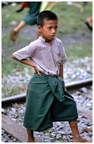 Zug nach Mandalay: Schuljunge