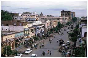 Mandalay: Strae mit kolonialem Flair