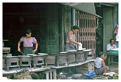 Yangon: Fladen(?) werden gebacken
