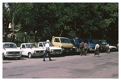 Yangon: Strae der Autoverkufer