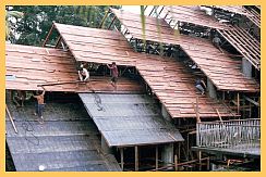 Yangon: Dachreparatur Aufgang zur Shwedagon-Pagode
