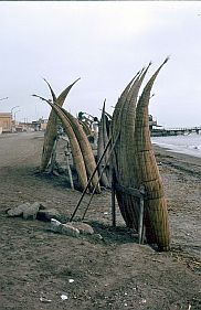 'Caballitos de Totora' (= Schilfpferdchen) in Huanchaco