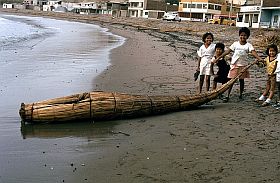 'Caballitos de Totora' (= Schilfpferdchen) in Huanchaco