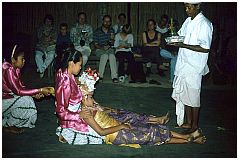 Trancetanz Sanghyang Dedari