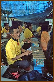 Beschneidungsfeier in Banjar - Gamelan