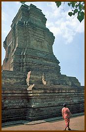 Trowulan: Candi Berahu