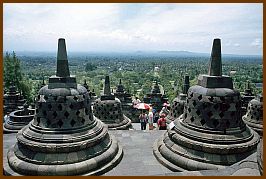 Borobudur - Im Arupadhatu-Bereich 