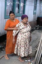 zwei Frauen in Samarinda
