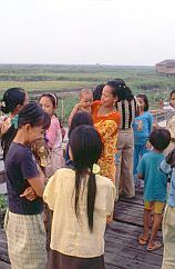 Frauen und Mdchen in Pinang Habang