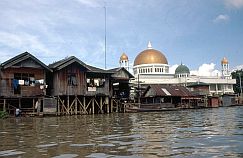 Negara: Hauptmoschee