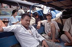 ffentliches Boot Richtung Tumbang Semanang