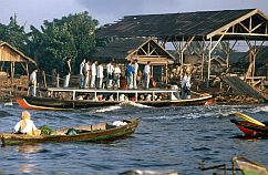 Boote auf dem Barito-River