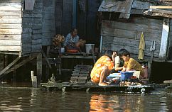 Banjarmasin: Waschen im Kanal