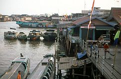 Banjarmasin: Bootsanleger mitten in der Stadt