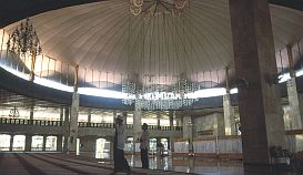 Banjarmasin: Das Innere der groen Moschee