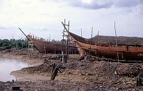 Traditioneller Bugis-Schiffbau bei Batulicin