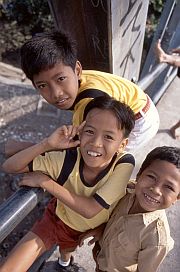 Kinder in Ampenan