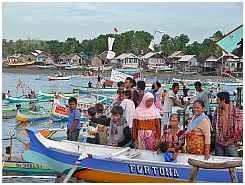 Tanjung Luar - Geschmckte Boote