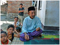 Kuang Derek bei Sakra: Freund von Syarif