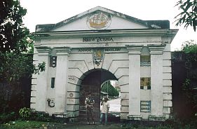 Ambon: Tor von Fort Nieuw Victoria