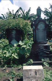 Banda Neira: Kolonialfriedhof