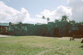 Rekonstruiertes portugiesisches Fort in Sanana