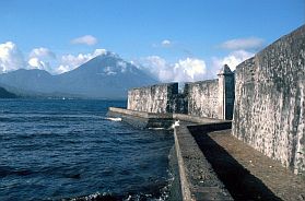 Ternate: Fort Kalamata/Kayu Merah