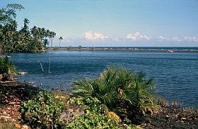 Ternate: Lagune Tolire Kecil