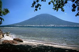 Tidore: Blick auf Ternate