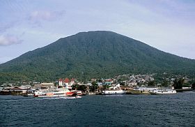 Ternate: Bastiong, Fhrhafen