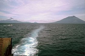 Ternate (rechts) und Tidore (links)