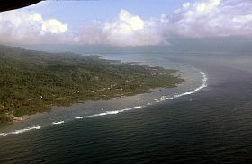 Korallenriff vor der Kste Sananas, Luftaufnahme vom Rckflug nach Ambon