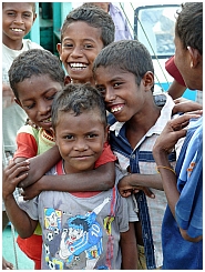 Kinder in Kolamar