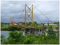 Fugngerbrcke von Langgur zur Insel Fair