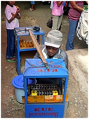 Auf dem Markt in Tual: Mobile Bckerei