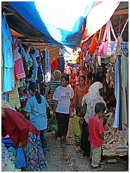 Auf dem Markt in Tual