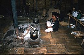 die Kche eines traditionellen Hauses in Takpala 