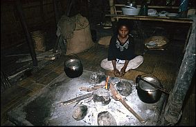 die Kche eines traditionellen Hauses in Takpala 