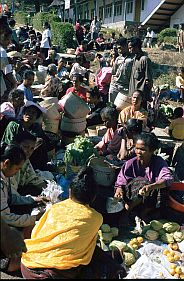 auf dem Markt in Watusoko